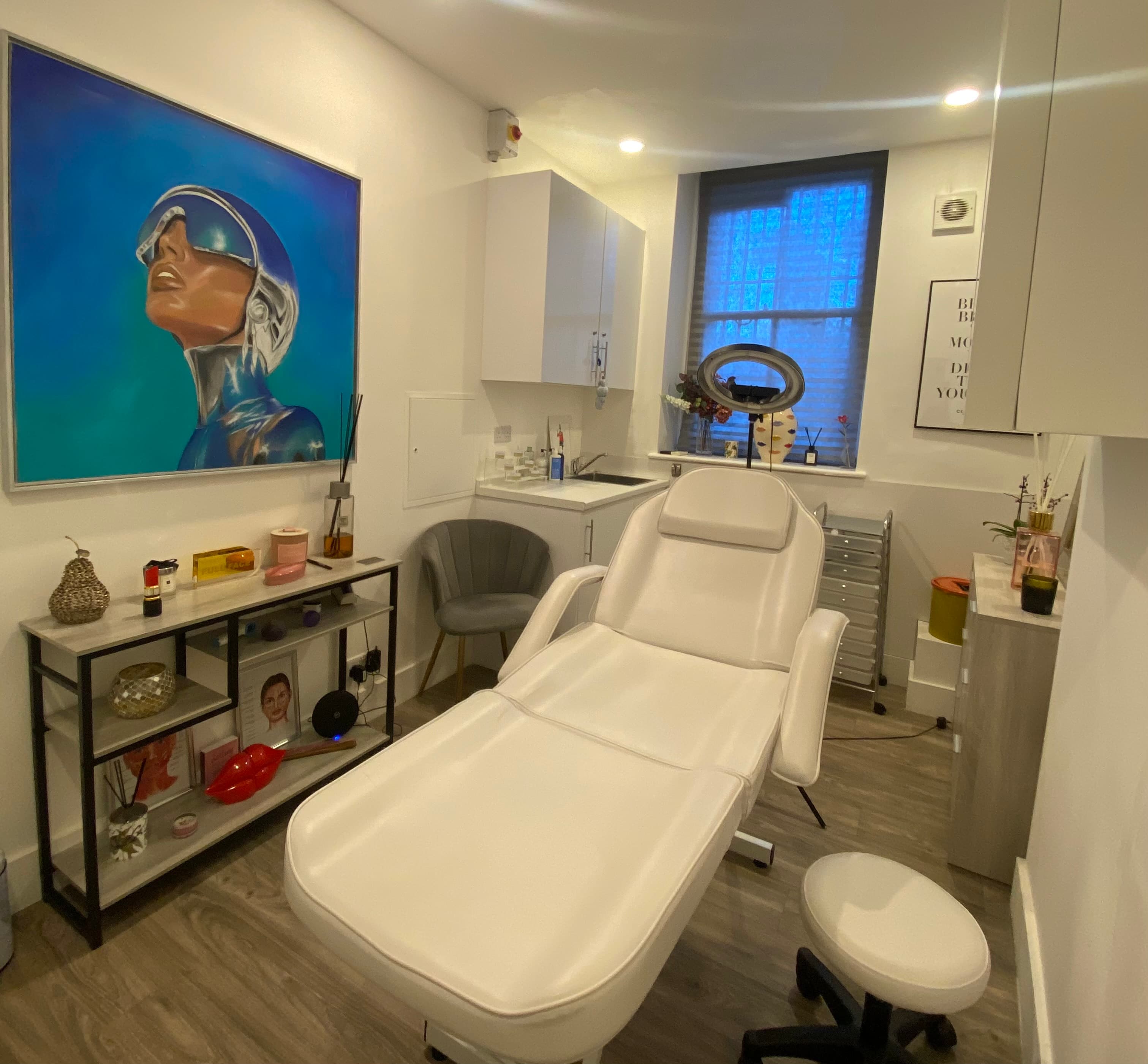 Luxury Beauty Rooms to Rent – The Courtyard