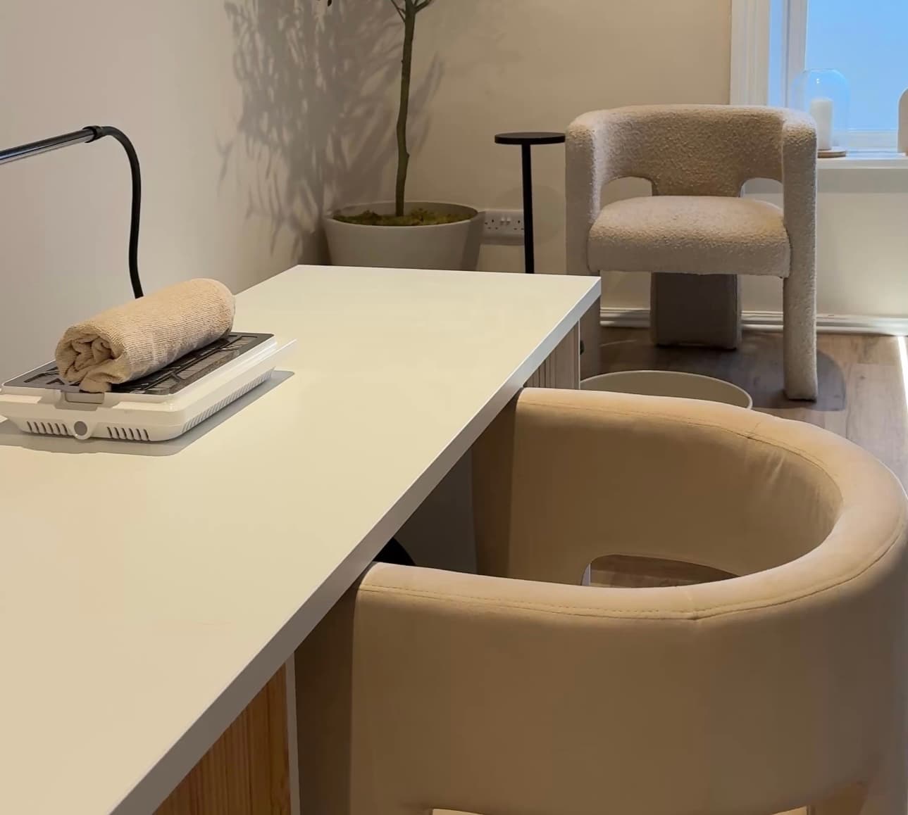 Nail technician desk and pedicure station - Self employed basis