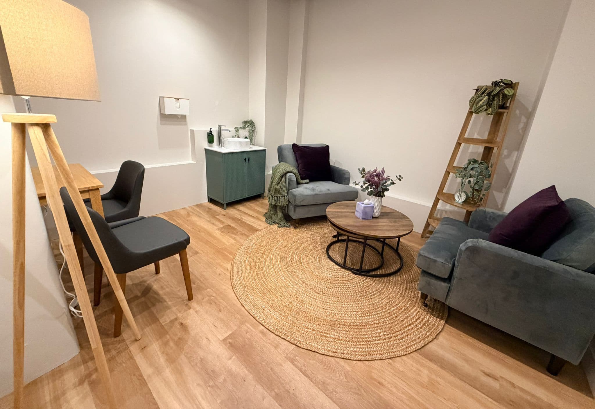 Therapy Physiotherapy Osteopathy Private rooms to rent in Old Street/ Shoreditch EC2A 4BQ - Marketing included
