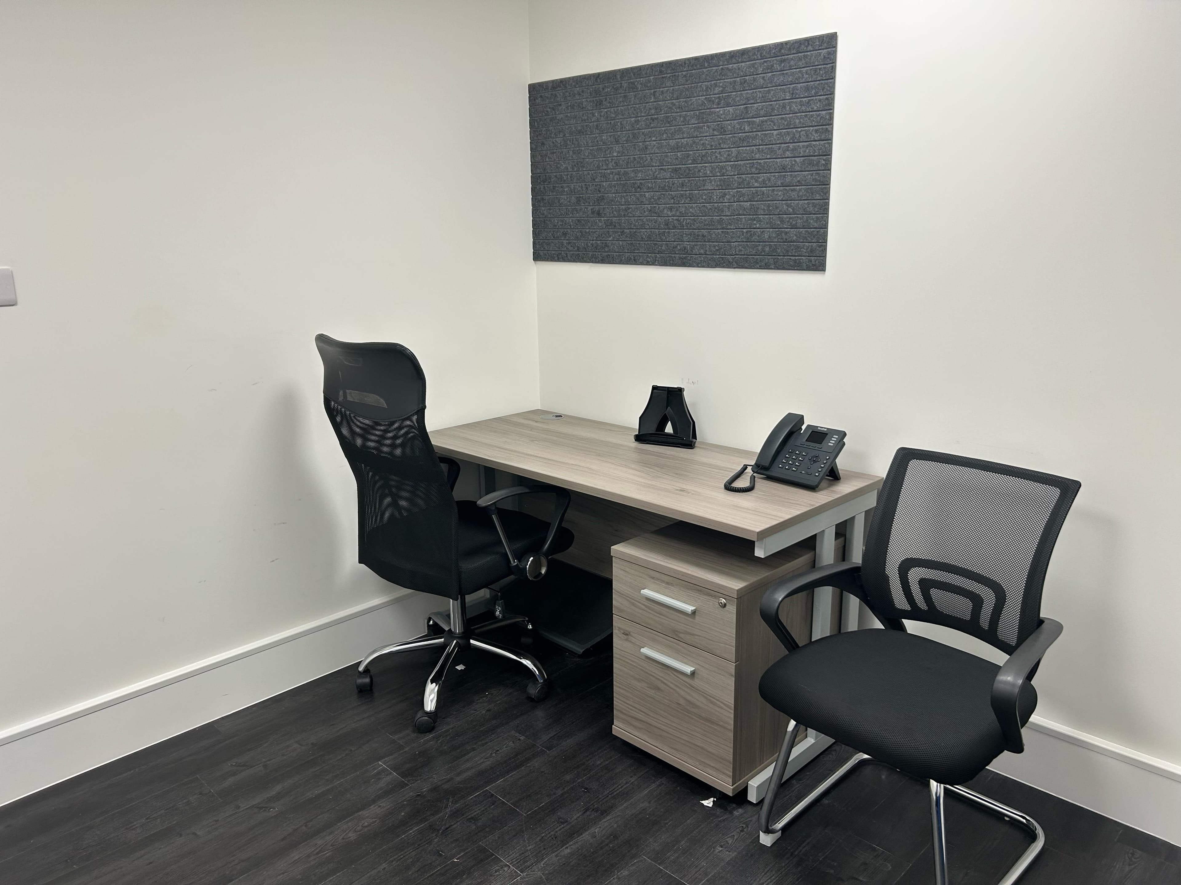 Consultation Room for Rent – Professional, Private, and Fully Equipped
