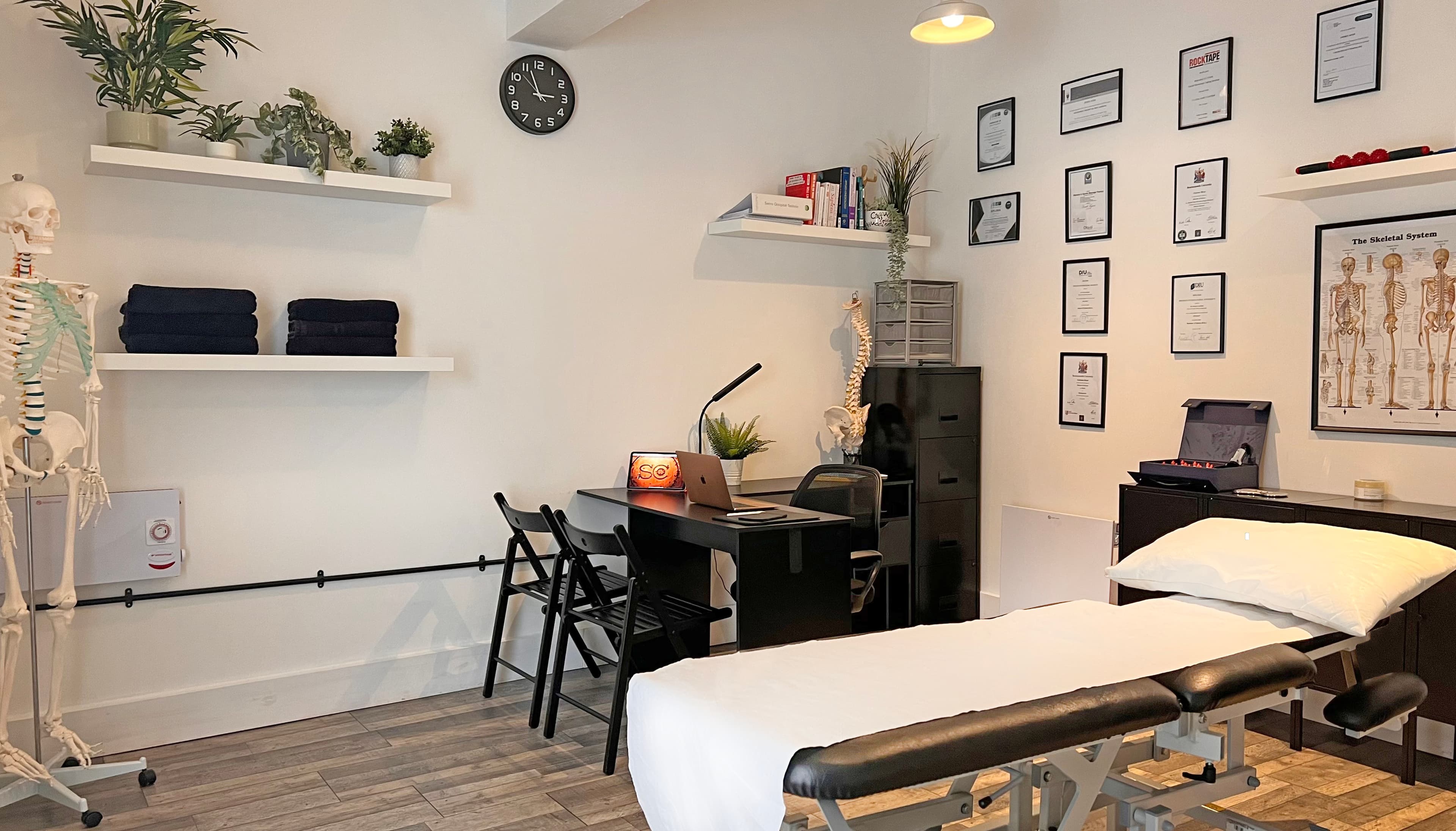 Treatment room available NOW - part/full time solutions -  Heart of Bethnal Green available now