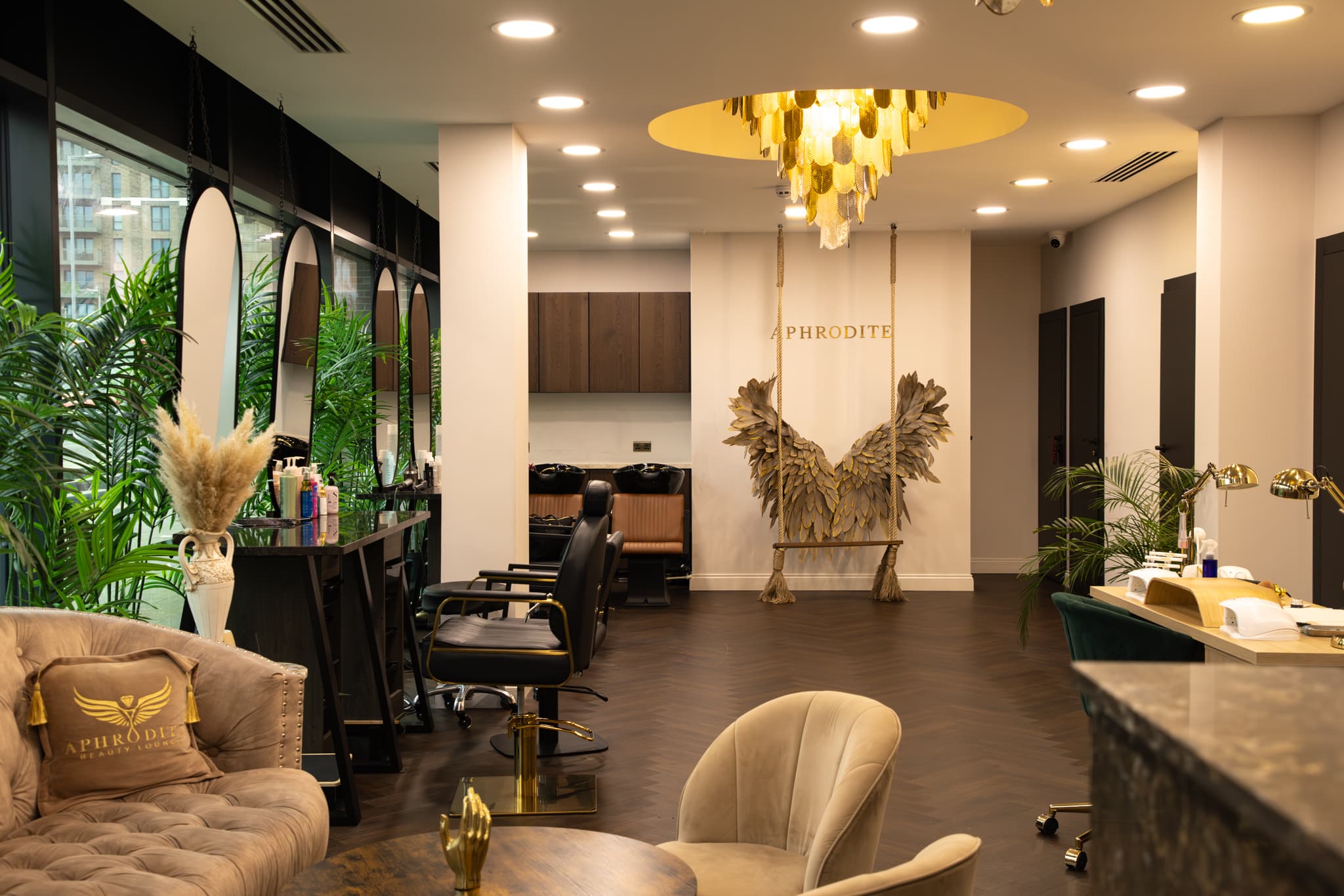 Spa room with shower and steam program and beauty room