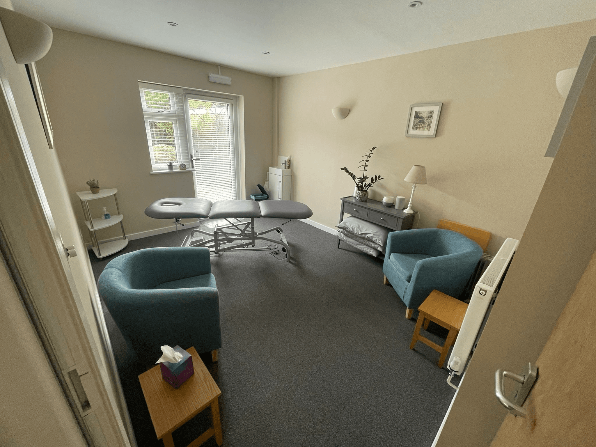 Modern clinical rooms available in Mobberley, Cheshire - suitable for bodyworkers or talking therapists