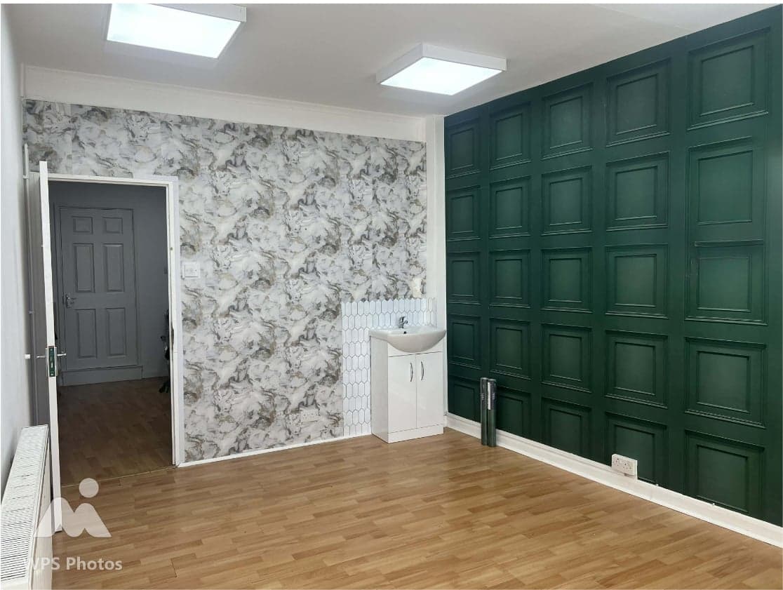 Beauty/tattoo/massage room to rent