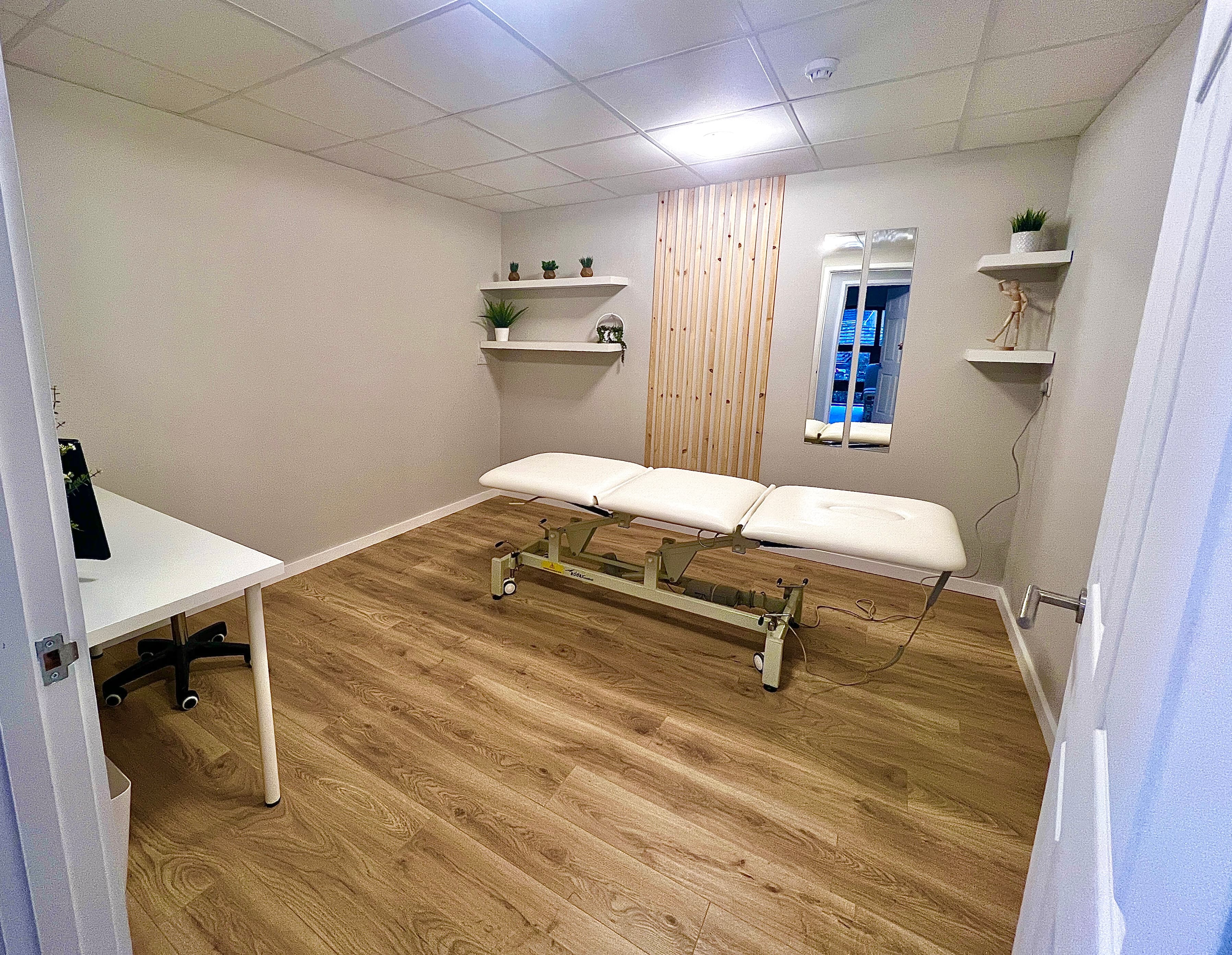Luxury Treatment Room (Fully Furnished) 