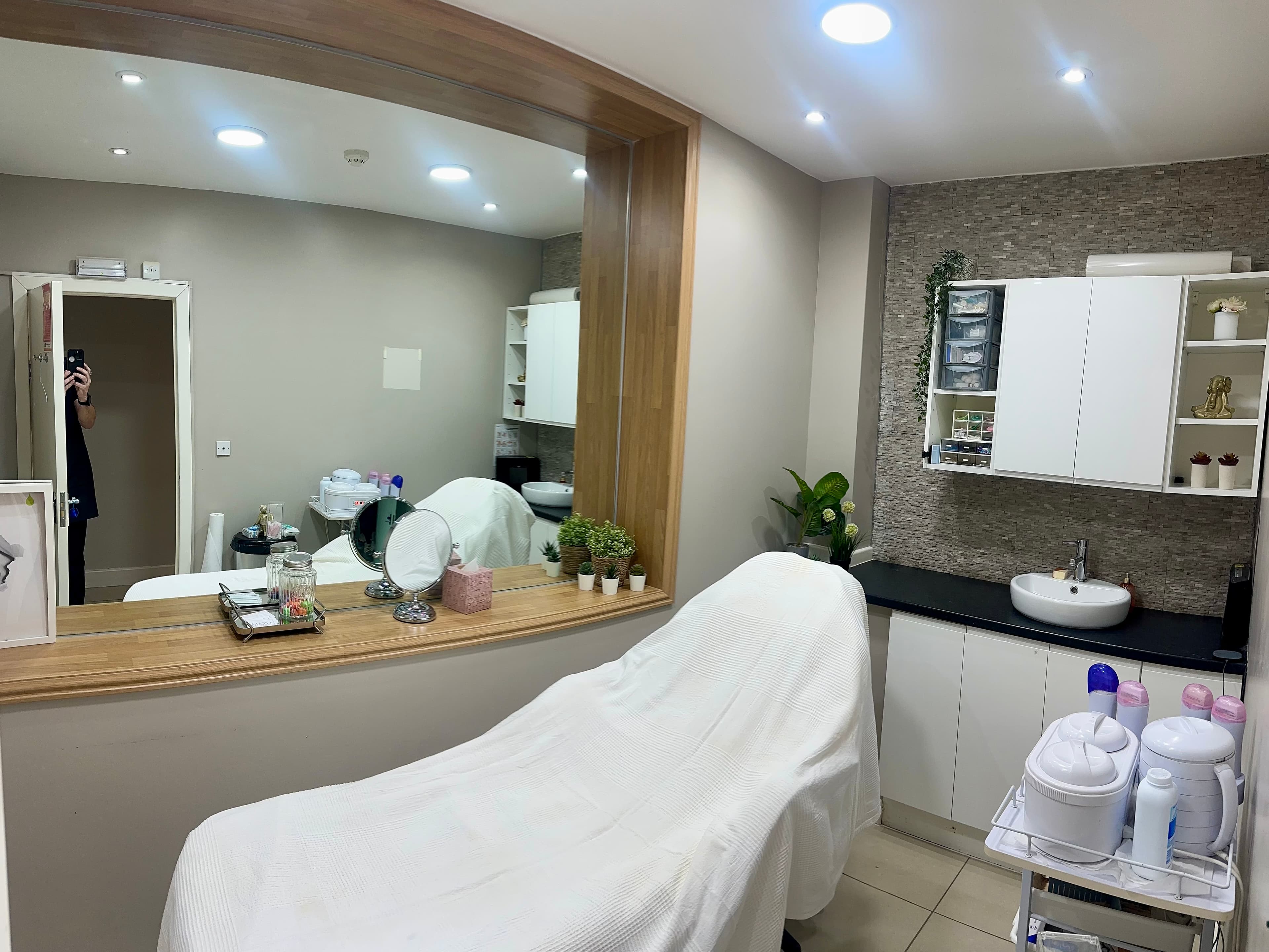 Treatments Room for rent 