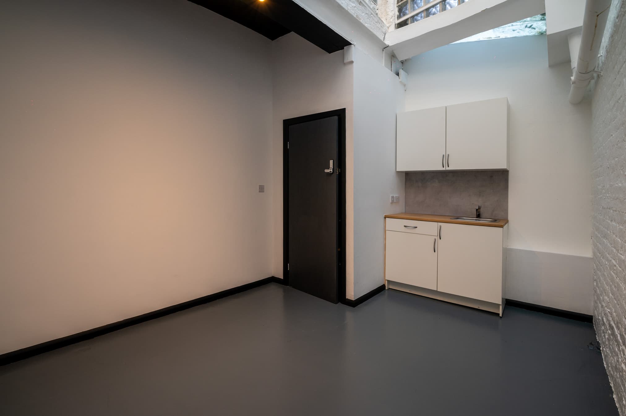 Treatment Room for Osteo/Physio/Massage Therapist