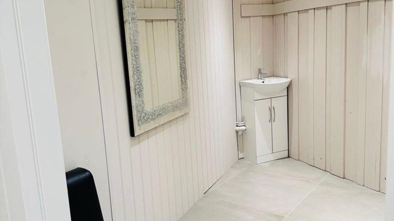 Beauty room to rent at Windsor high Street. 
